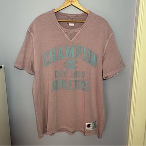 🦋Champion graphic tee🦋